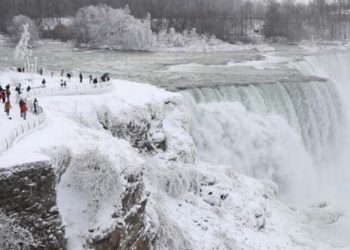 Ketika Alam “Berontak”, Air Terjun Niagara Beku hingga Bencana yang Sulit Diprediksi