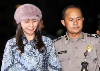 Penampakan Bupati Cantik Talaud di Gedung KPK