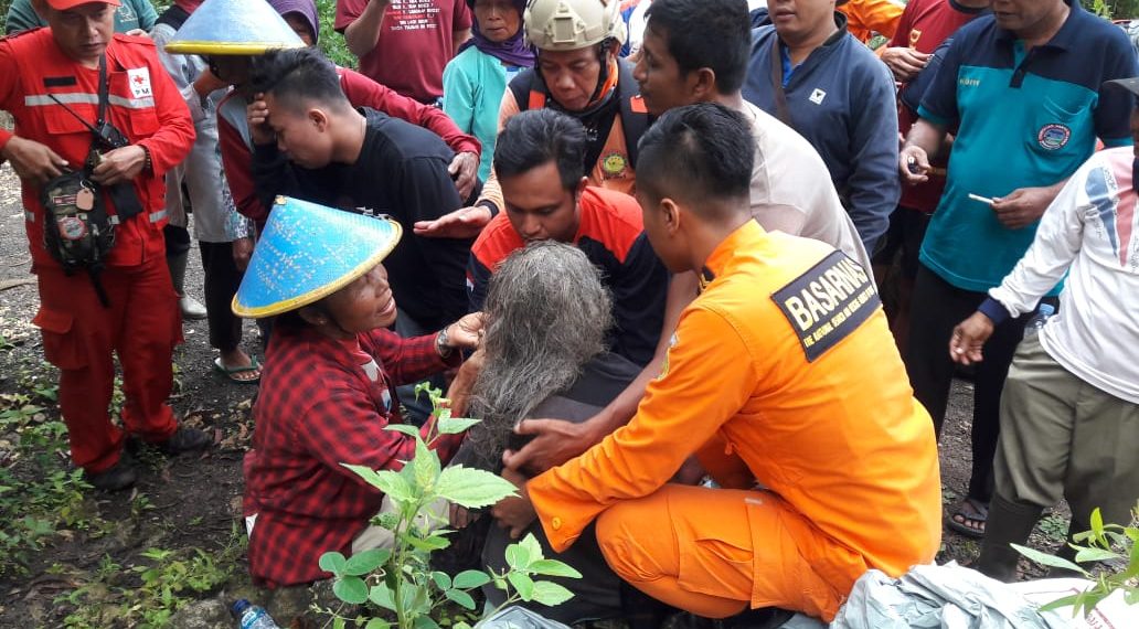 Tim SAR Gabungan Temukan Nenek Sumijem Dalam Kondisi Hidup