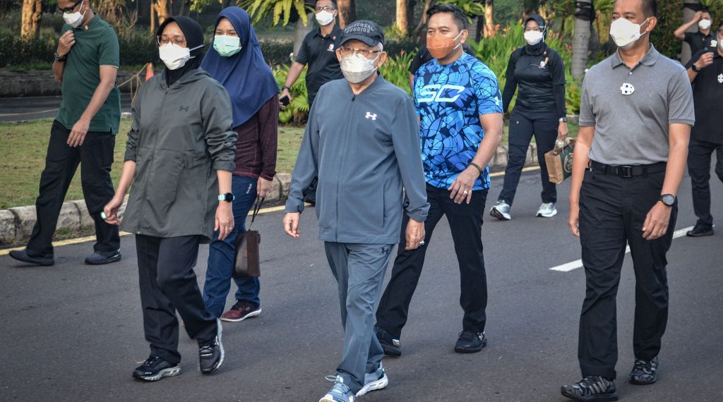 Wapres Manfaatkan Libur Bersama dengan Jalan Santai