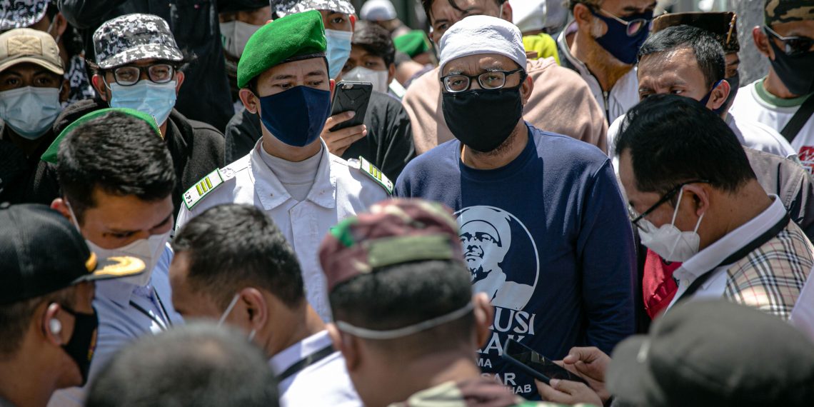 Penyampaian Surat Panggilan Kedua dari Polda Metro Jaya untuk HRS