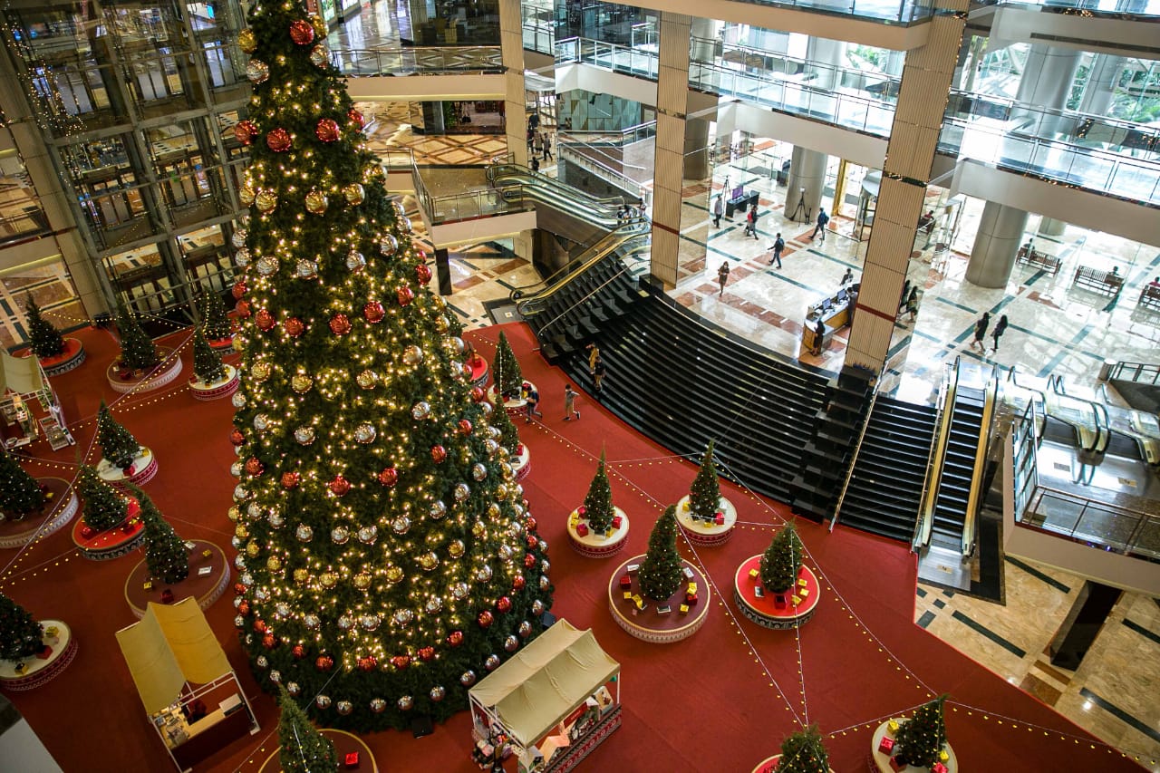 Pohon Natal  Cantik di Mal  Taman Anggrek Lontar id