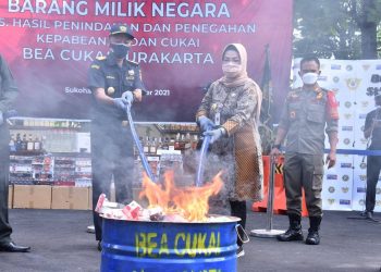 Bea Cukai Surakarta Musnahkan Jutaan Batang Rokok Ilegal